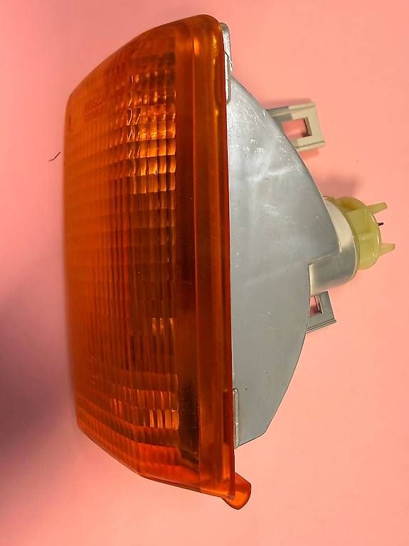 Tutti pezzi di ricambio auto: Clignotant avant gauche Opel Rekord E1 / Commodore C – Nuovo e nell'imballaggio originale da Delémont venduto da caipy1 1