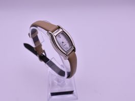 Damen Uhr  (läuft mit  Garantie)