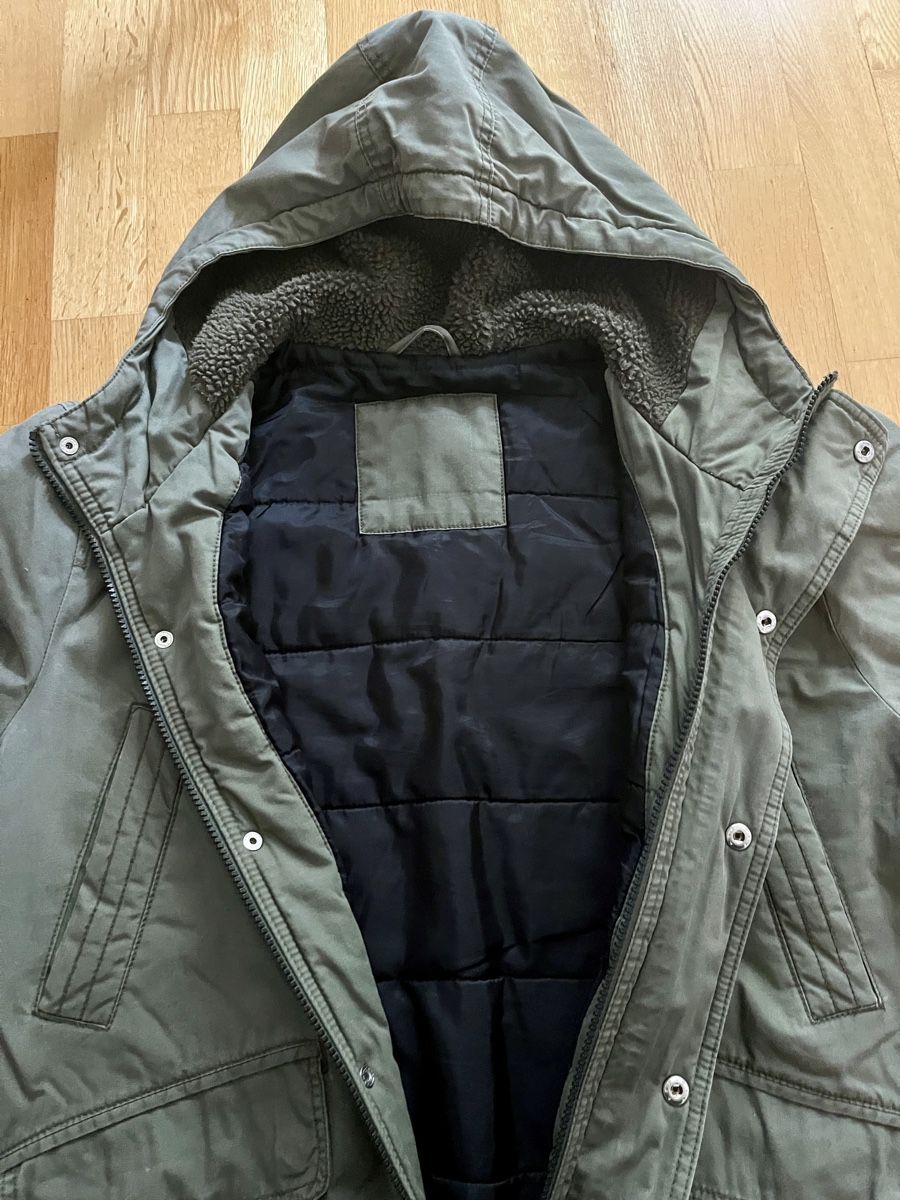 Vestes: Herbst-Winterjacke mit Kapuze und Teddyfutter – D'occasion à Zürich par Phantom1