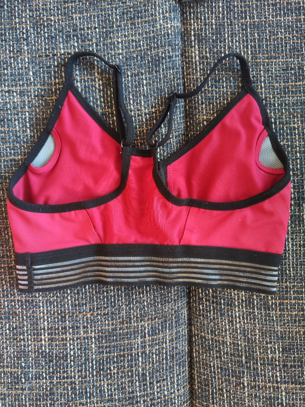 Nike Top: SportBH Nike Indy – Usato da Effretikon venduto da Jael.lo 1