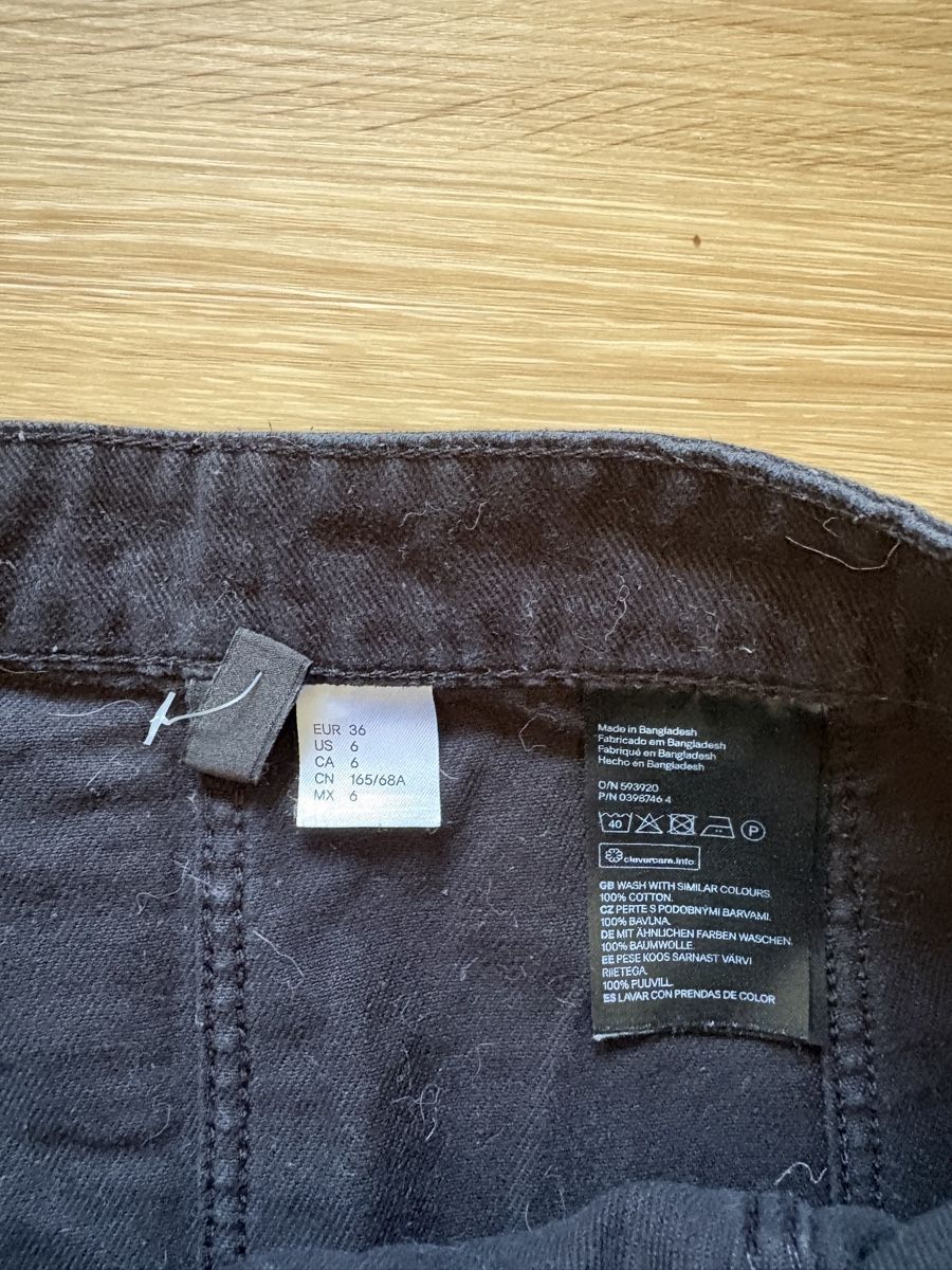 H&M Gonne: Schwarzer Rock mit Knöpfen H&M Gr. S – Usato da Luzern venduto da poe_5fml 1