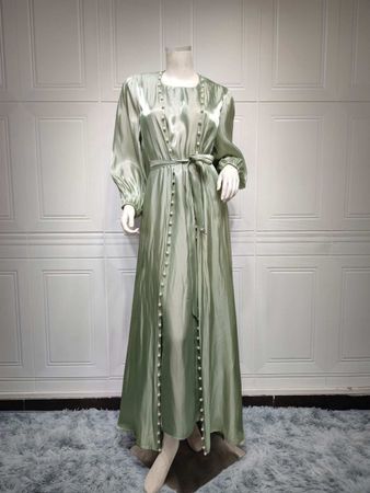 Elegante Abaya in Seidengrün mit Perlendetails