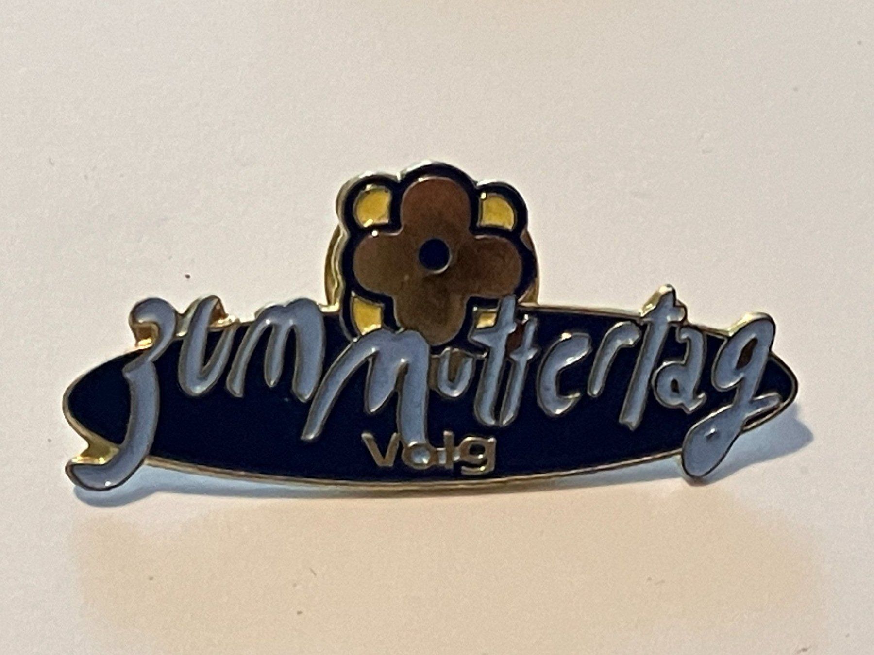 Placchette & Badge: 1 Pin Volg "Zum Muttertag" – Usato da Basel venduto da djwwpp