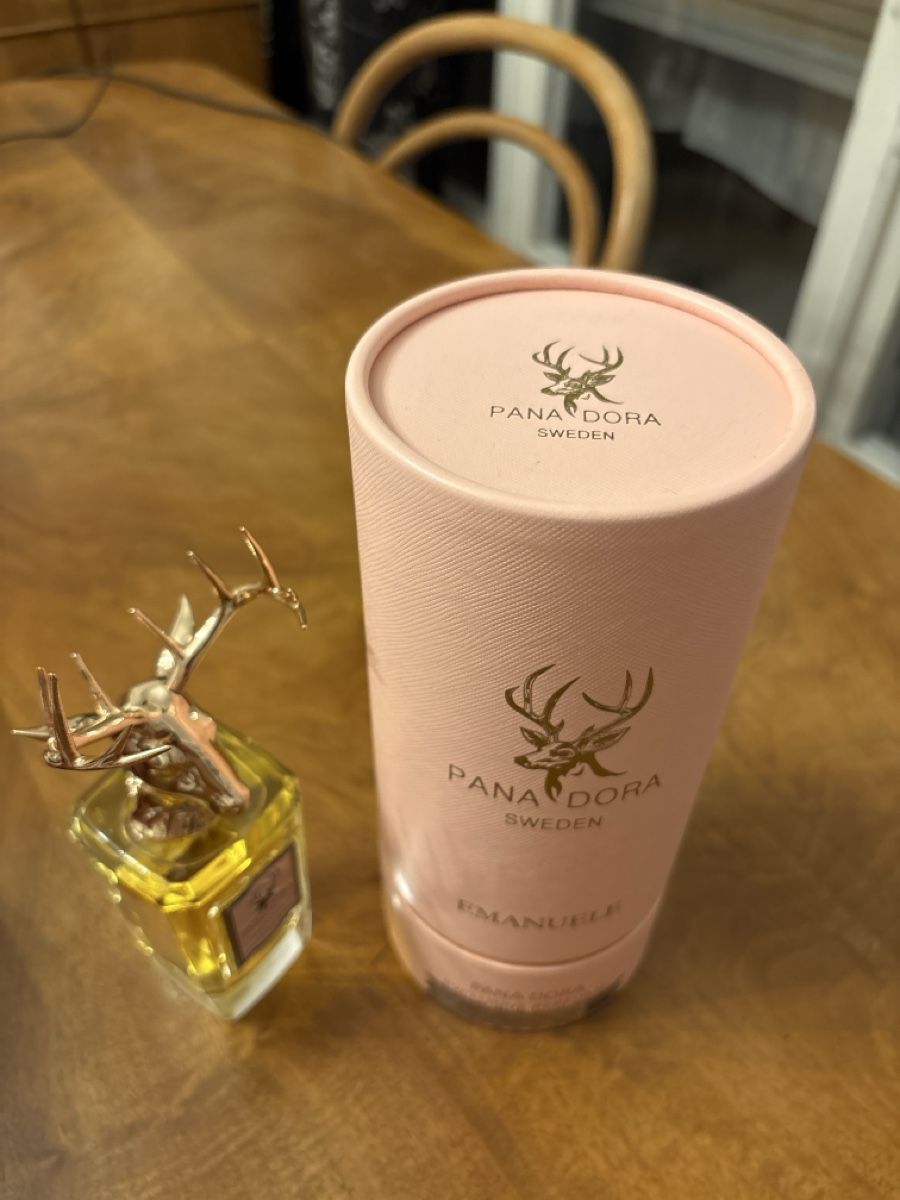 Pana Dora Parfum & Eau de Toilette: Pana Dora Emanuele Parfum 100ml – Gebraucht aus Olten von Theta 1