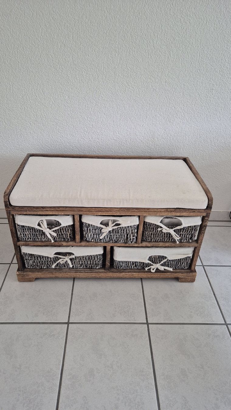 Cassettiere: Kommode und Sitzbank – Usato da Cham venduto da vineleaf