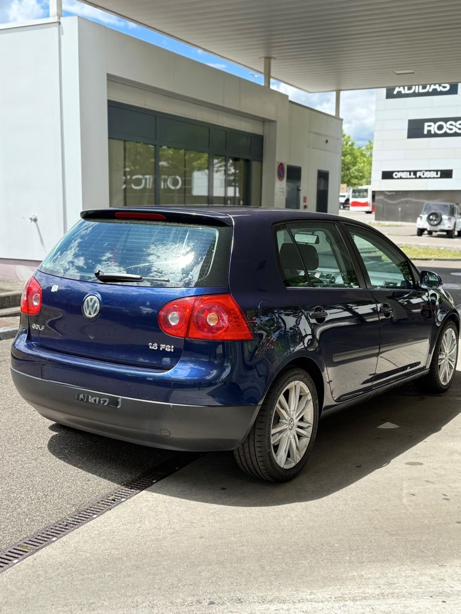 VW Automobili: VW Golf 1.6 FSI 115 PS – Usato da Spreitenbach venduto da alf_y7v5 2