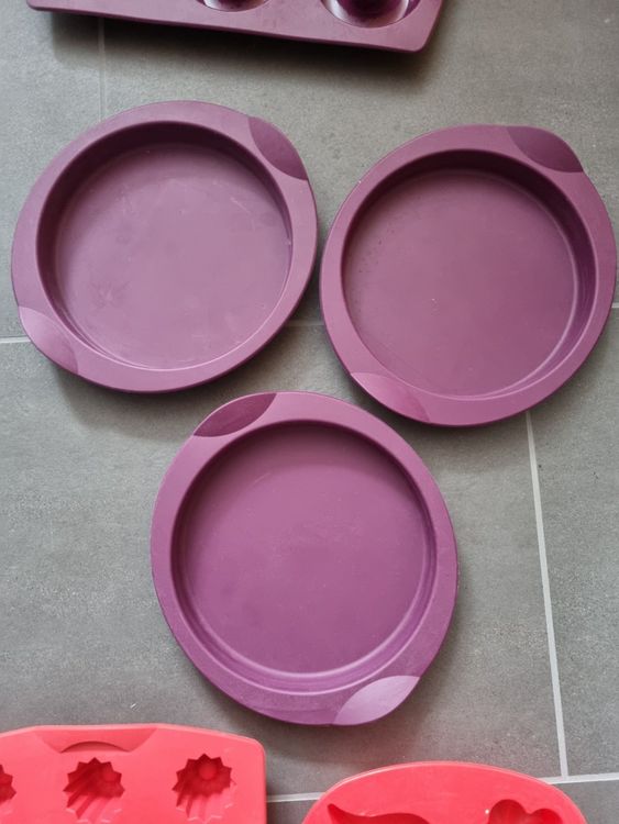Tupperware Silikon Backformen (Gebraucht) in Mädris-Vermol für CHF 6 ...