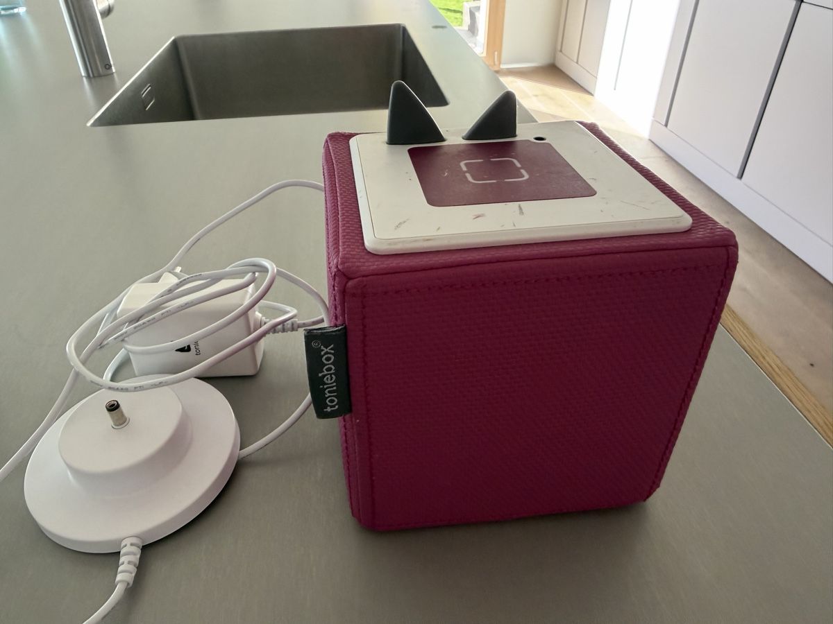 Tonies Spielzeuge: Toniebox 1 in Beere – Gebraucht aus Oftringen von LikeiT 2