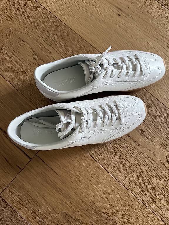 Esprit Scarpe da donna: ESPRIT Sneaker weiss  Grösse 38 – Usato da Auslikon venduto da mba_dmm8 2