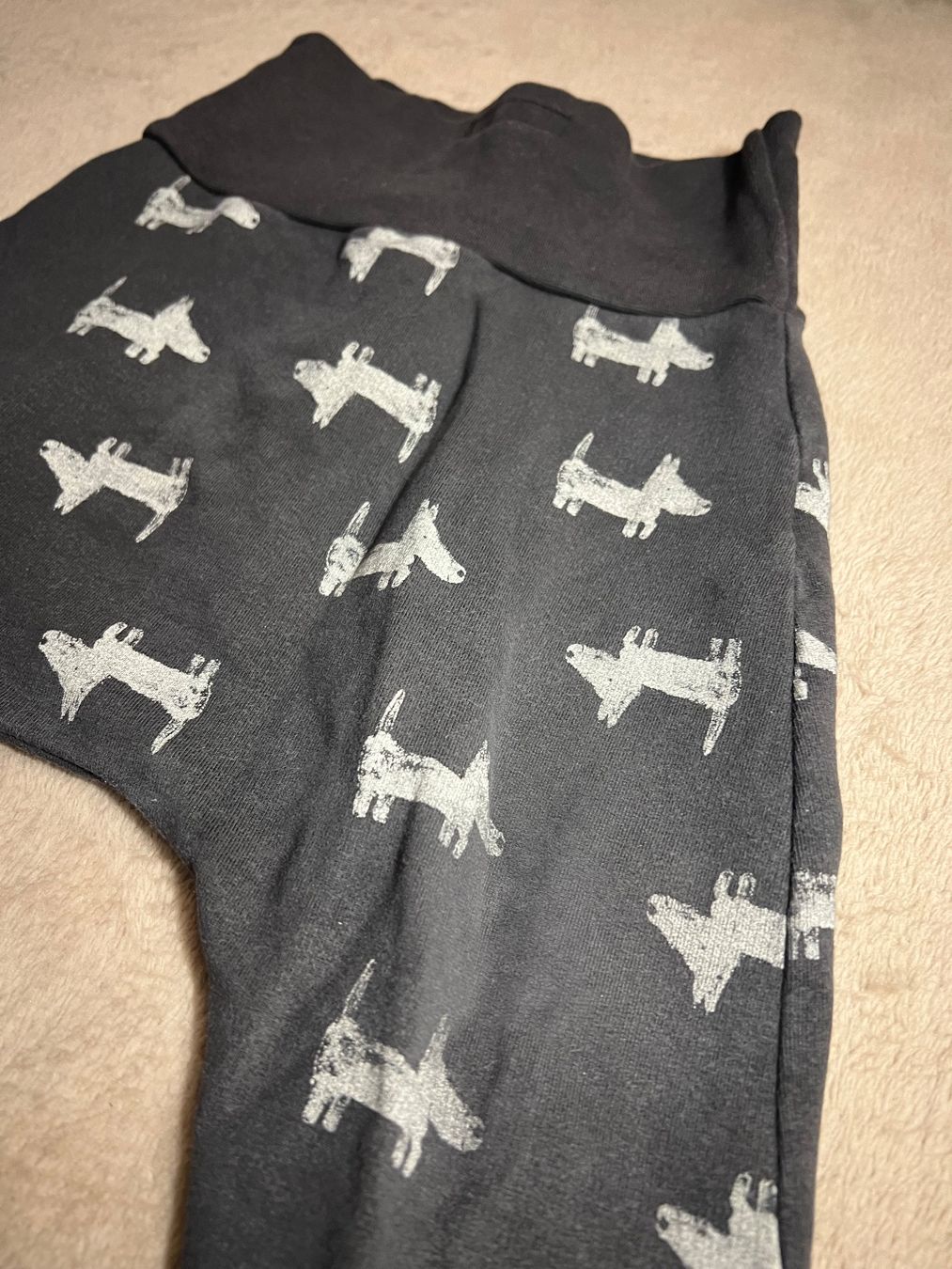 Sanetta Pantaloni: Sanetta Pumphose Gr. 80/86 mit Dackel Muster Top! – Usato da Bottenwil venduto da topshop 1