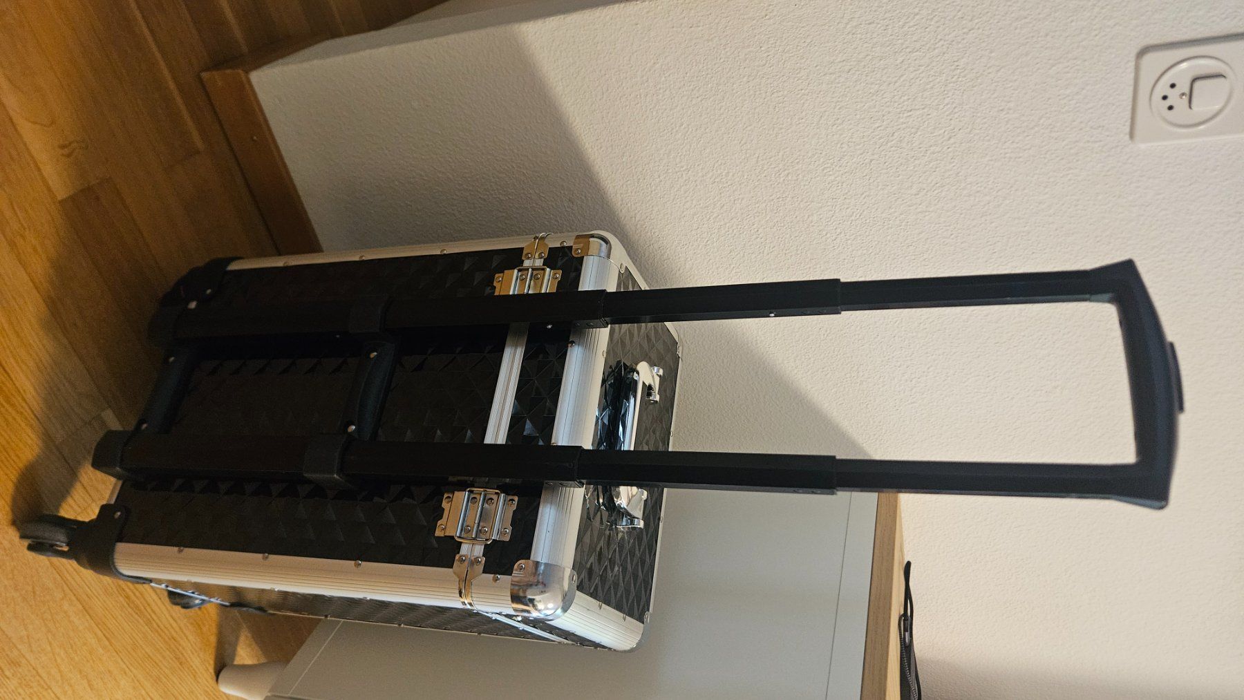 Attrezzature per parrucchieri: Trolley beauty-case – Usato da Villmergen venduto da alluette 3