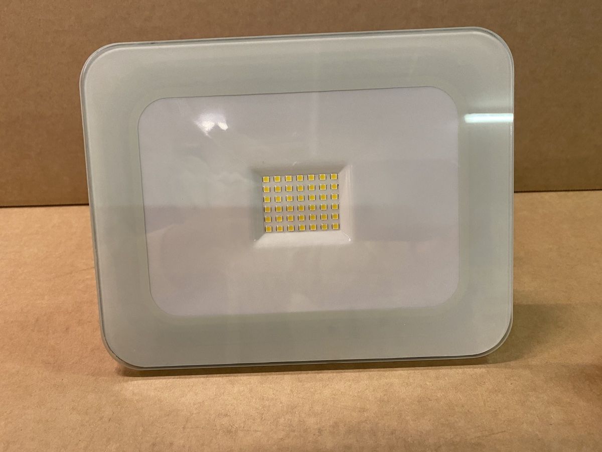 Lampade: LED Strahler 30W – Nuovo e nell'imballaggio originale da Necker venduto da liq24