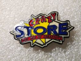 Ansteckpin 15: Crazy Store