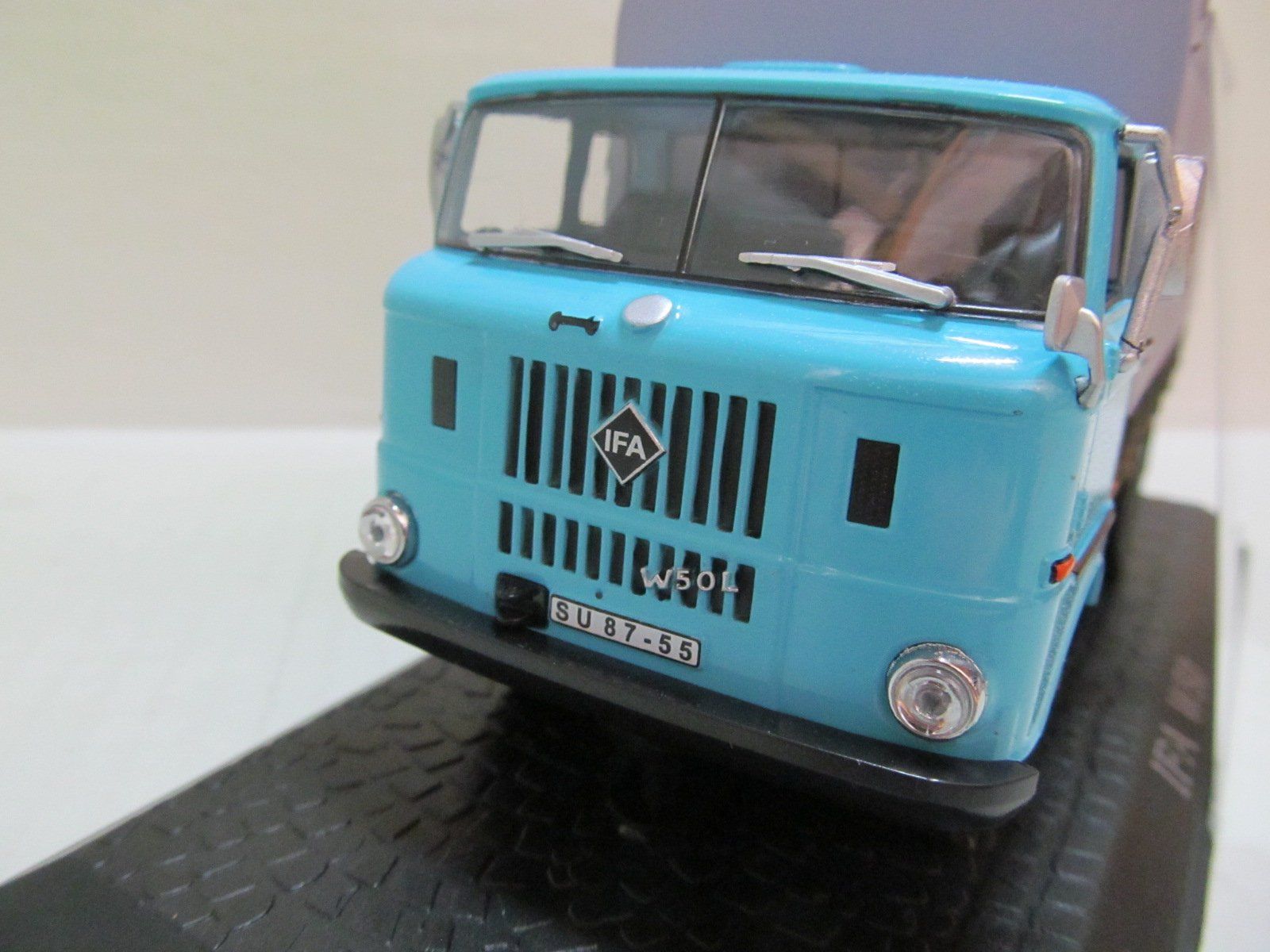 Kit di modellismo & Modellini statici: IFA W50  1:43  WHITEBOX  CENTRUM WARENHAUS LEIPZIG – Nuovo e nell'imballaggio originale da Grueningen venduto da malamut56 1