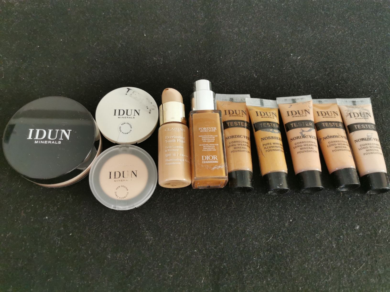 Dior Make-up: 10 Hochwertige Foundations  – Gebraucht aus Schlieren von vlalif