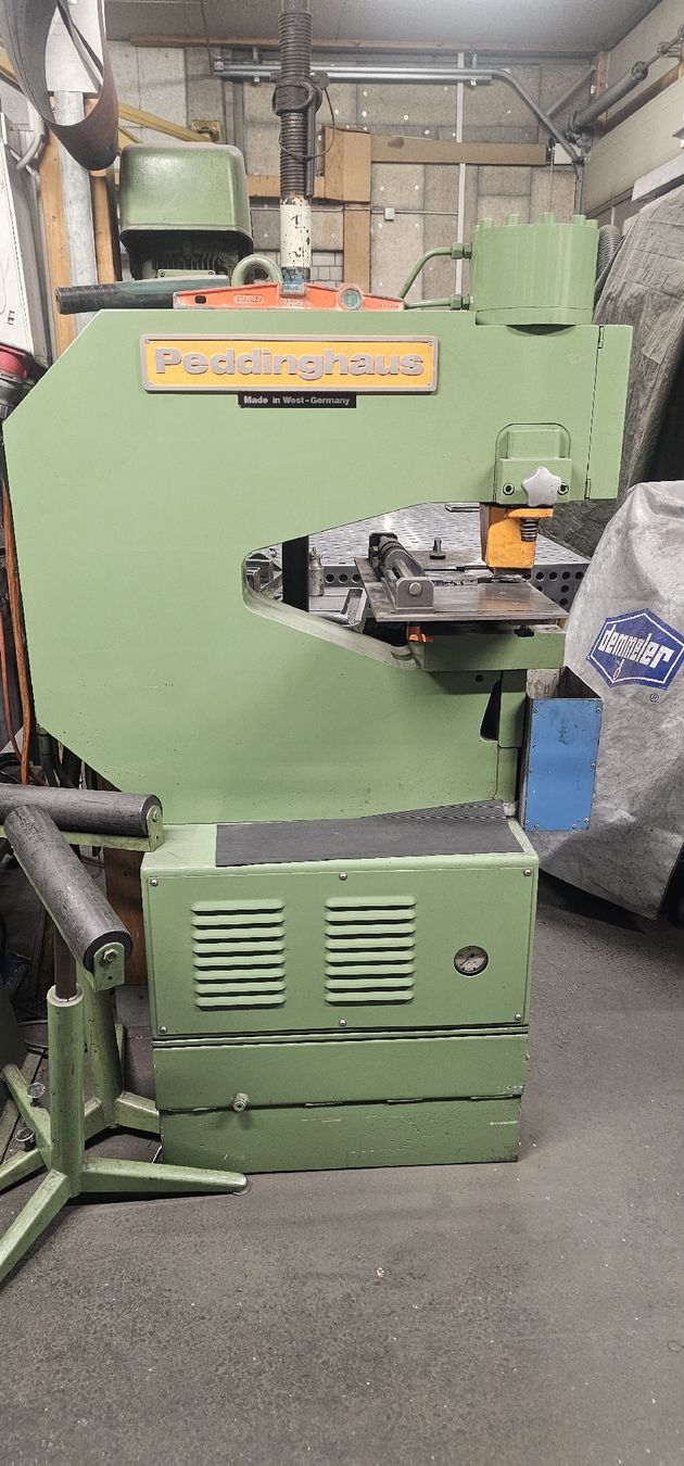 Tutte le macchine: Stanzmaschine  Peddinghaus Hydraulic 500 – Usato da Emmenbrücke venduto da inf_l8yf 2