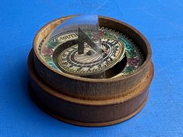 antiker Kompass, Sonnen-Uhr Holz Glas Papier Messing