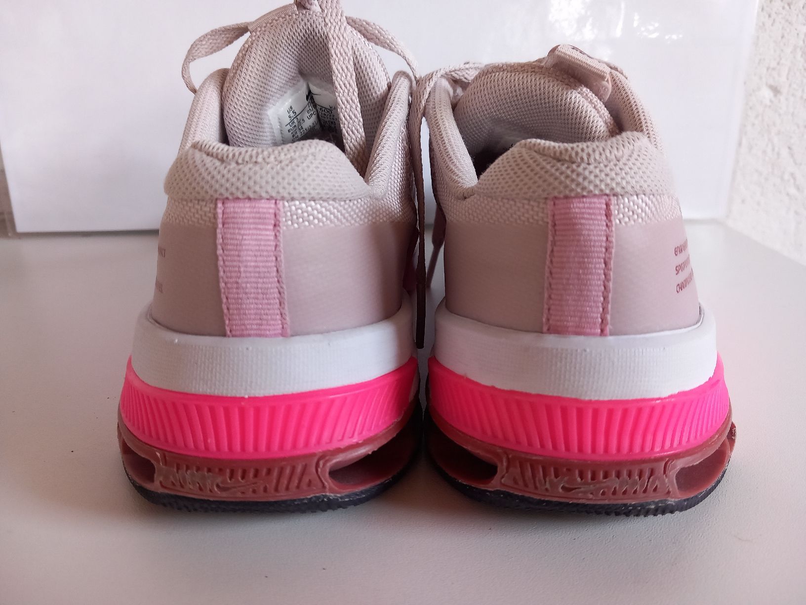 Nike Scarpe per ragazze: Nike Metcon 8 Hyperlift, Barely Rose, Gr. 36 – Usato da Sonnental venduto da OlgaB83 2