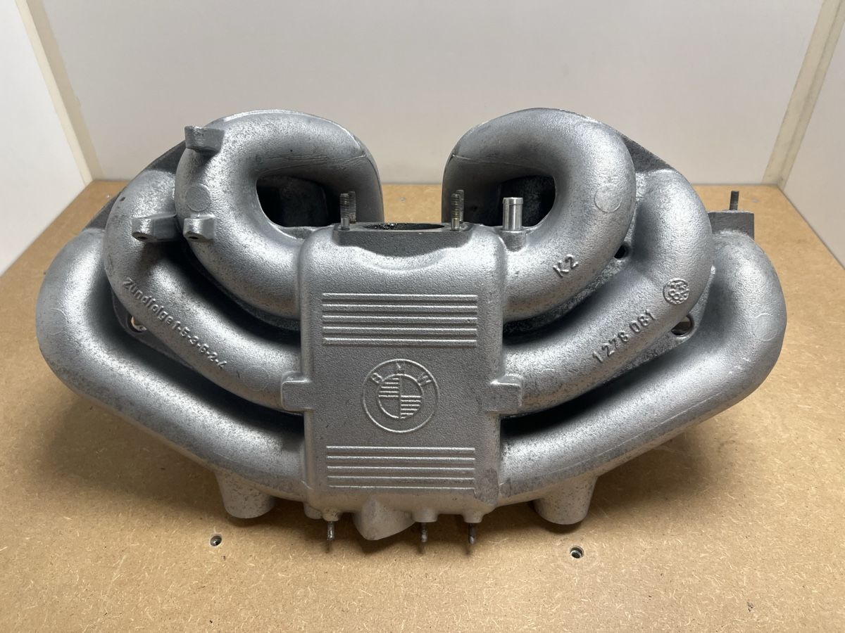 BMW Tutti pezzi di ricambio auto: Collecteur admission BMW E30 E28 – Usato da Poliez-Pittet venduto da Spounce
