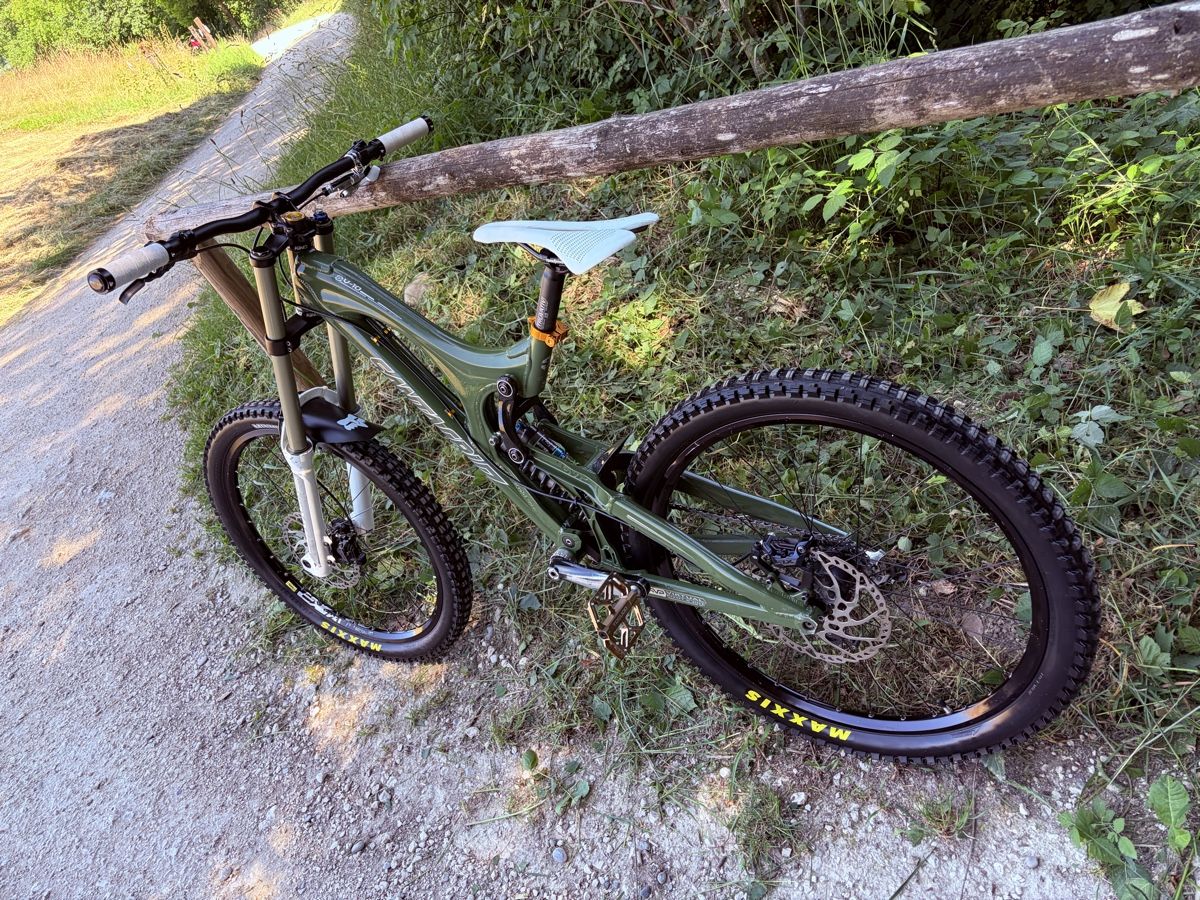 Santa Cruz Biciclette: Santa Cruz V10 MK3 – Usato da Zuchwil venduto da michael9 1