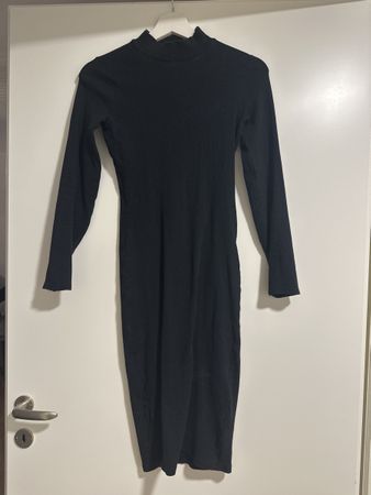 Schwarzes Langarm Kleid figurbetont Gr. M Herbst