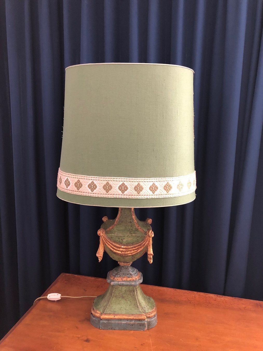 Paralumi: LAMPADA D EPOCA FUNZIONANTE PERFETTA LEGNO – Usato da Davesco-Soragno venduto da kappas
