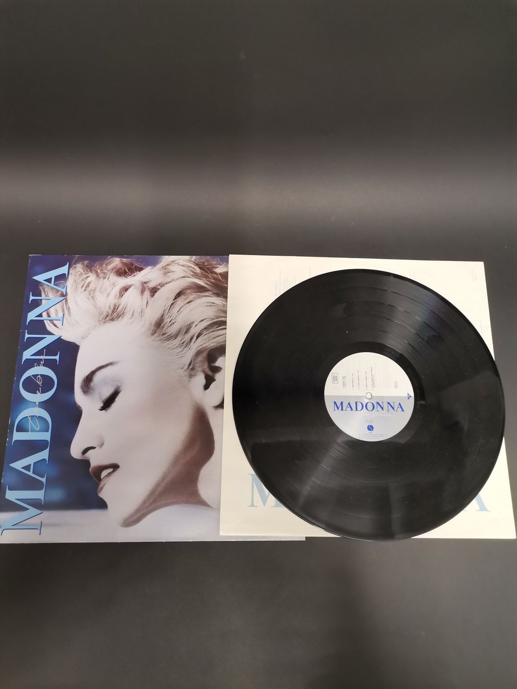 Dischi in vinile: SCHALLPLATTE Vinyl Madonna True Blue – Usato da Schaffhausen venduto da Restwert_SH 4