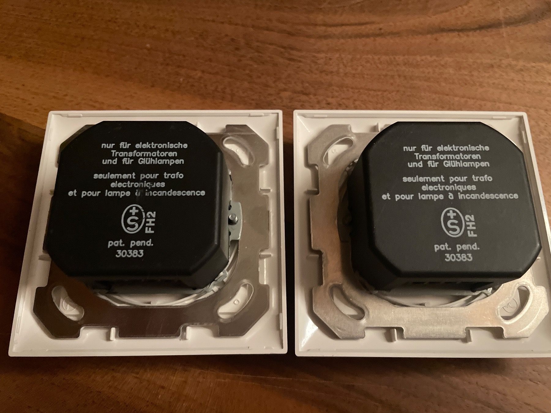 Feller Schalter: Feller Edizio Dimmer 30383 – Gebraucht aus Glattfelden von  1
