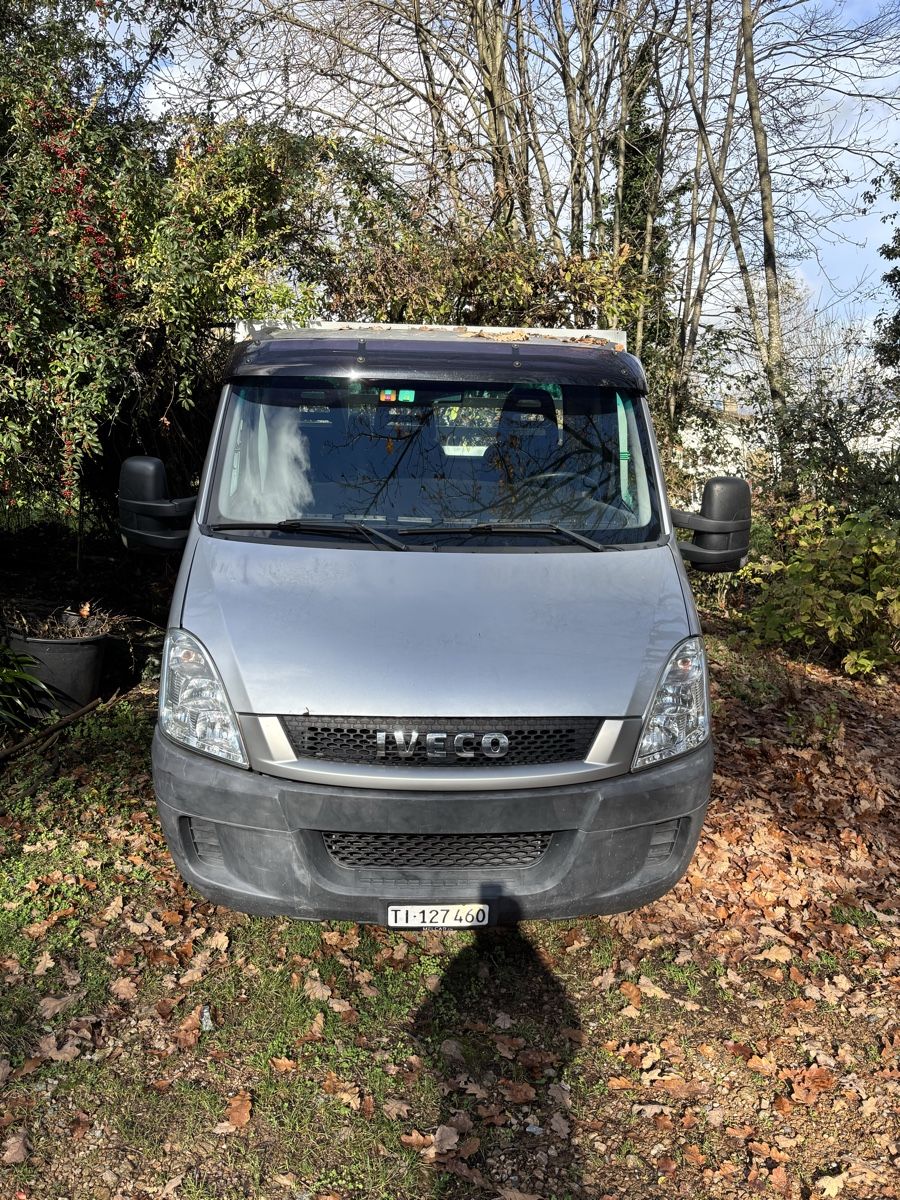 Veicoli commerciali: Furgone Iveco daily 35c15 – Usato da Montagnola venduto da iva_qvx9 3