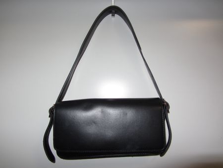 Schultertasche schwarz mit Schnalle, guter Zustand
