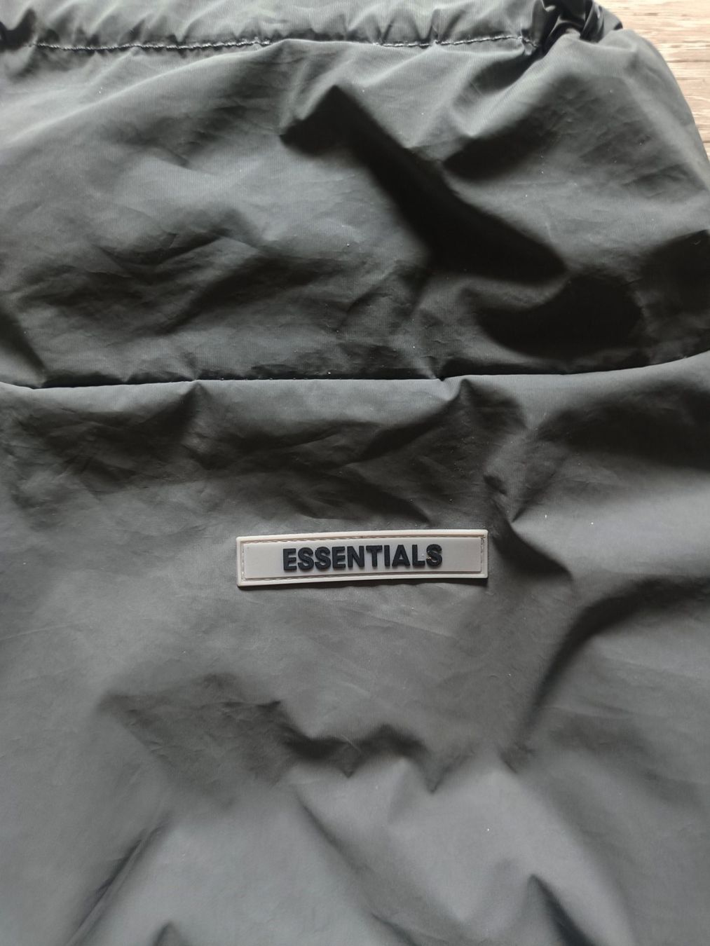 Fear of God Giacche: Fear of God Essentials Puffer Jacket - Silver Reflective – Usato da Altdorf UR venduto da Mattia0226 4