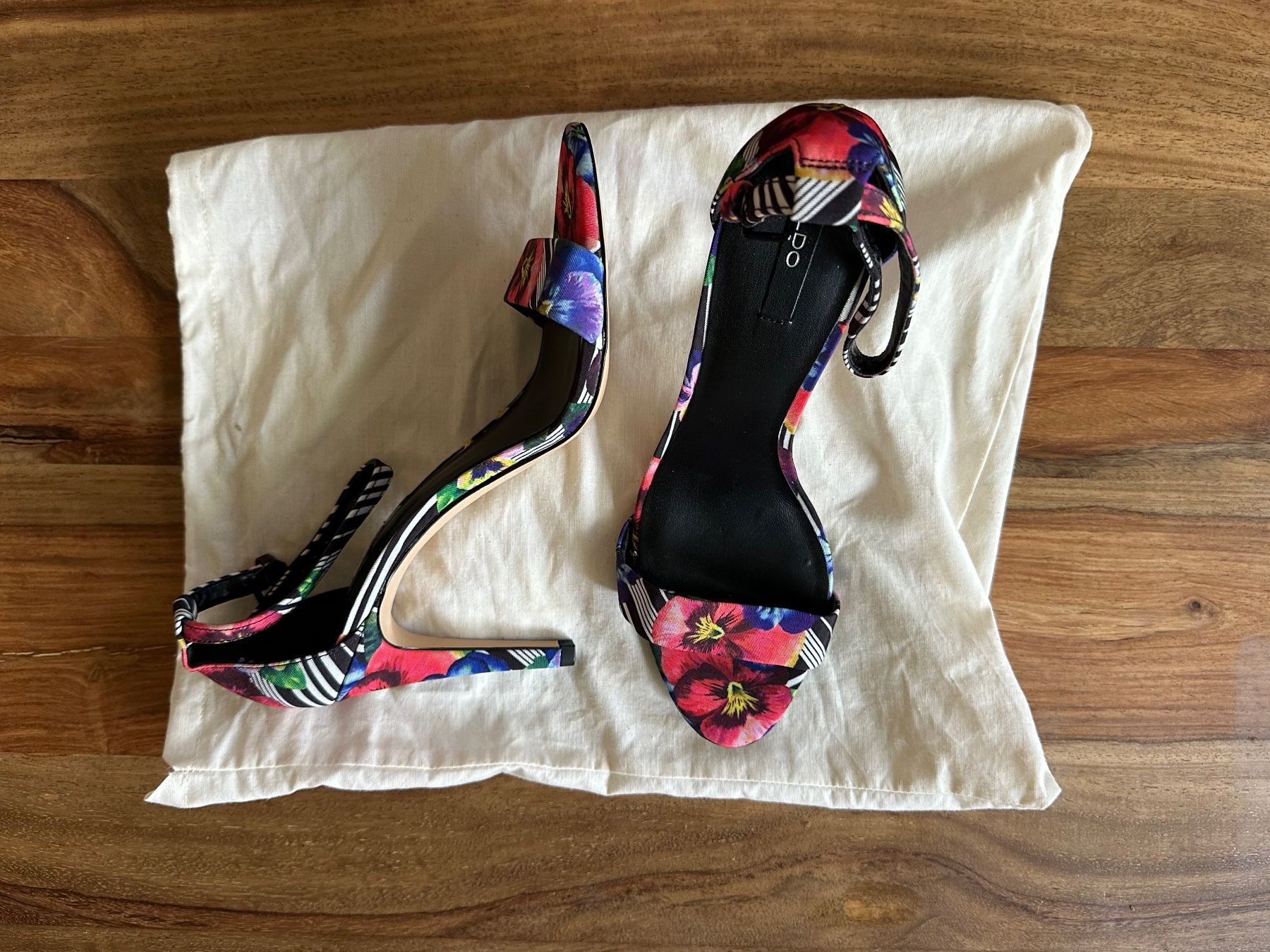 Scarpe da donna: ALDO ankle-strap high heels, size EU 38 – Nuovo (secondo la descrizione) da Basel venduto da kik_ki_05