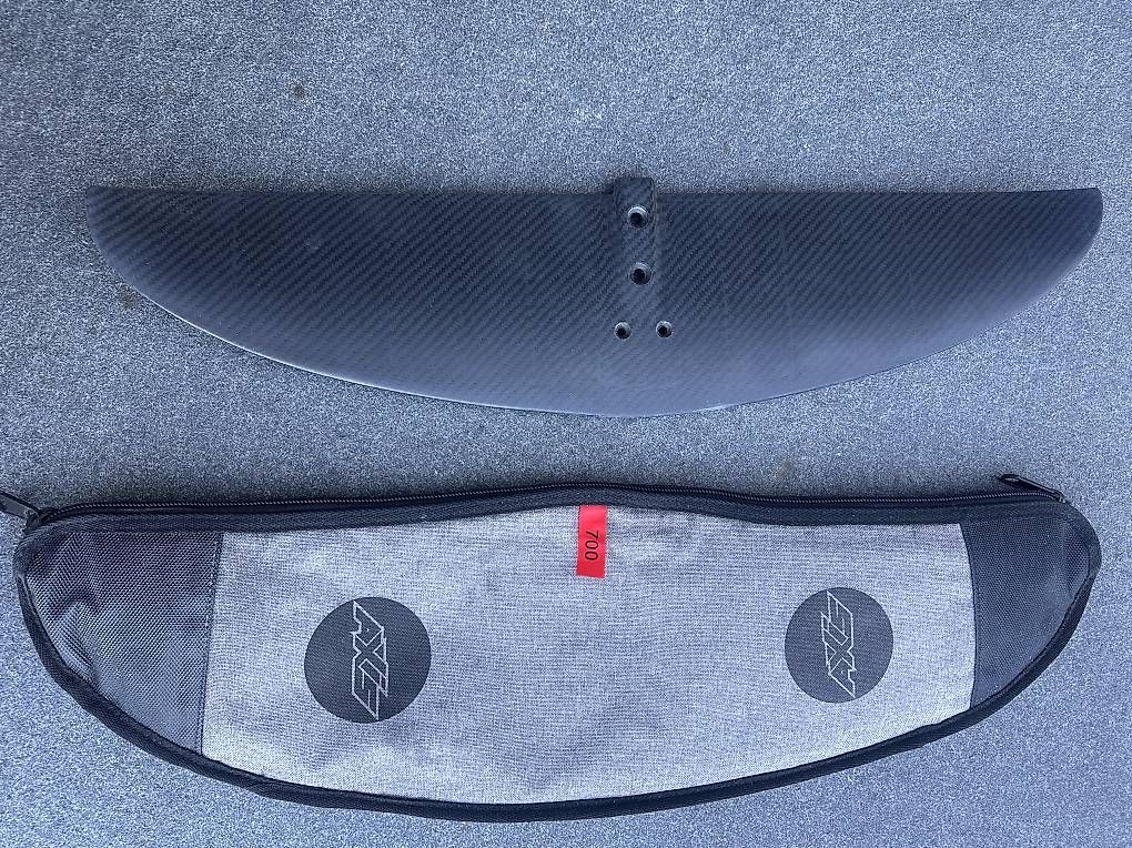 Planches de surf: Foil Axis front wing HPS700 - état neuf – D'occasion à Lausanne par daijobu08 1