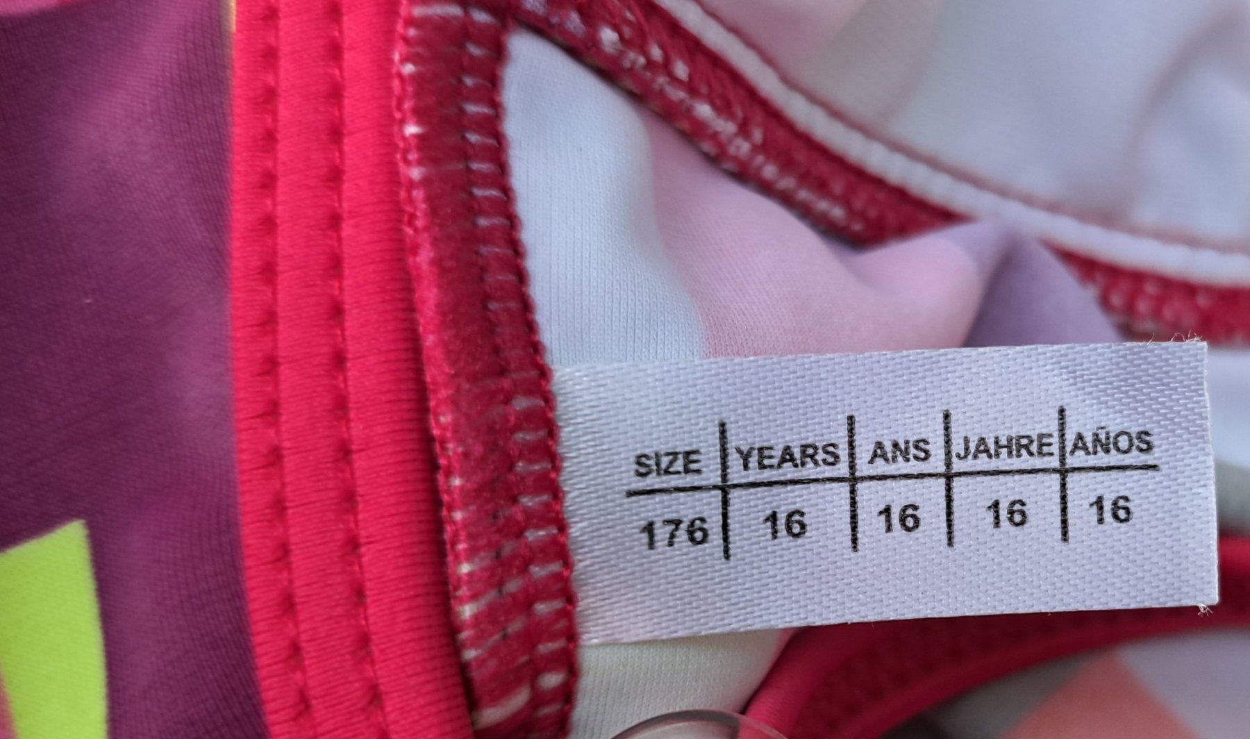 Costumi da bagno & Bikini: NEU! Cooler Badeanzug Firefly Gr. 176 – Nuovo e nell'imballaggio originale da Gysenstein venduto da joshuas81 4