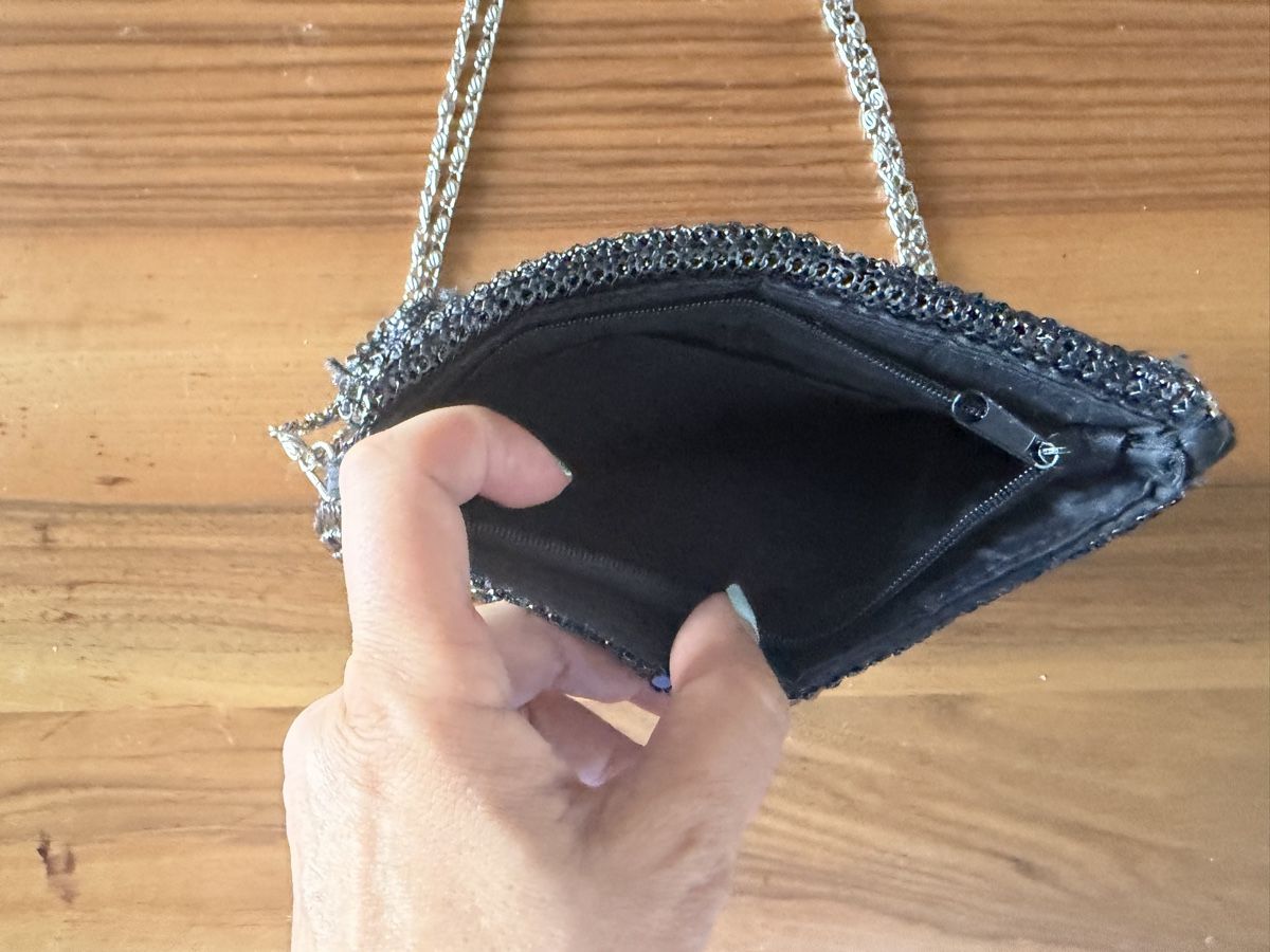 Taschen für Damen: Abendtasche mit Kette schwarz neuwertig – Gebraucht aus Luzern von La_sfinge 1