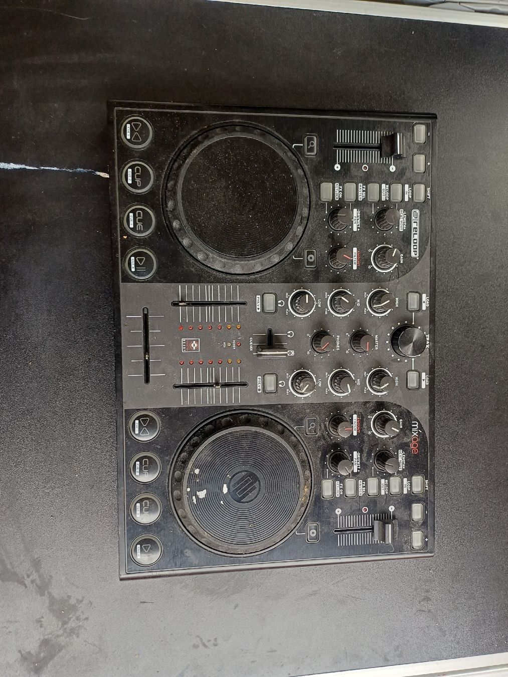 Reloop Platines de mixage: Reloop Mixage Interface Edition  – Défectueux à Wangenried par Recycler94