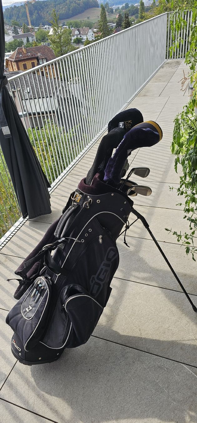 Clubs & Sets: Golfset komplett mit Bag, driver, Eisen, Putter     – D'occasion à Luzern par C12 4