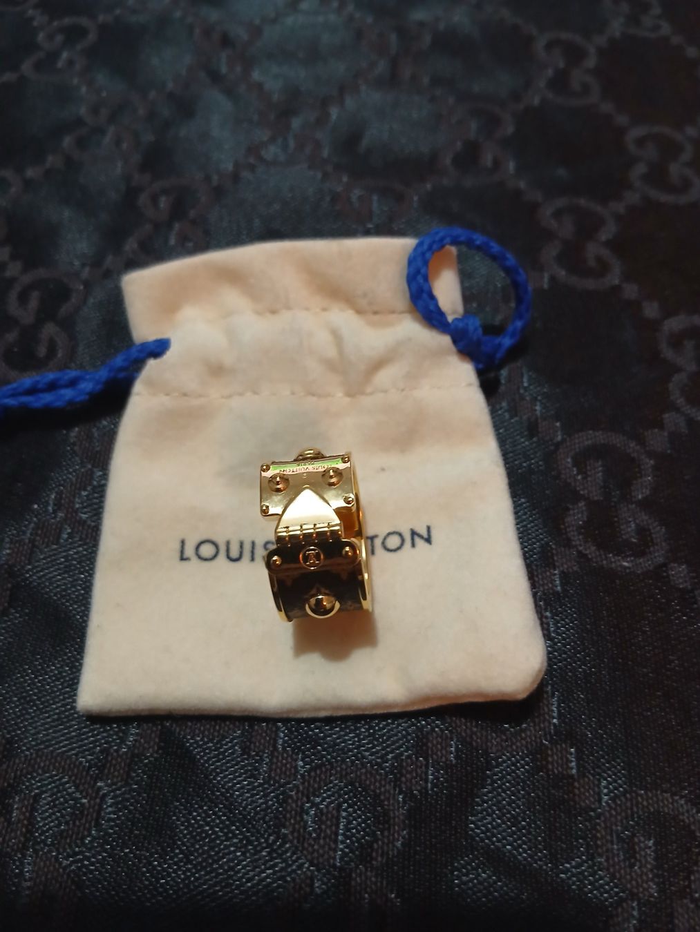 Louis Vuitton Bagues: LOUIS VUITTON bague cadenas – D'occasion à Le Grand-Saconnex par Rgt87 8