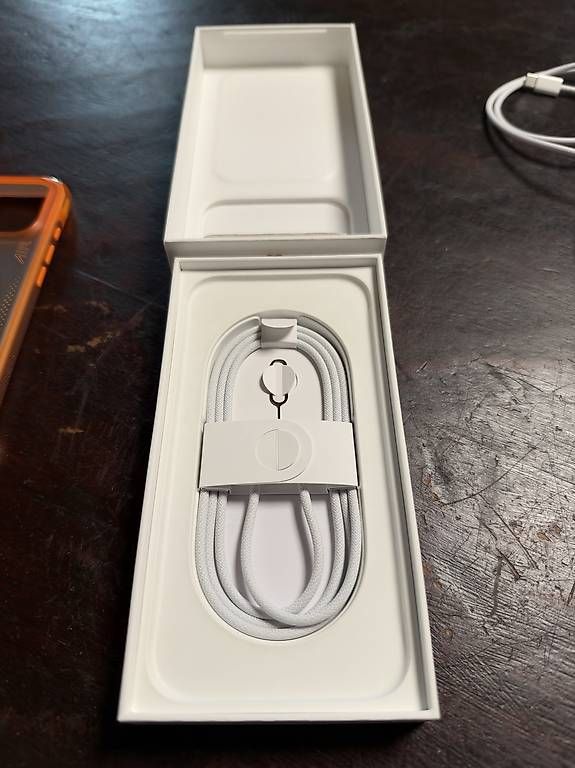 Portables: iPhone 17 ProMax 1tb  – D'occasion à Bogis-Bossey par Fatcat 2