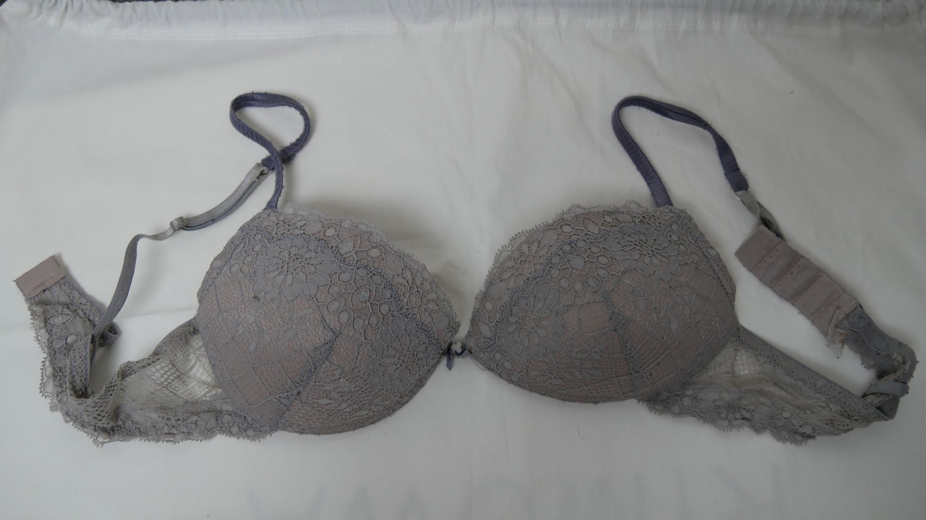 Intimissimi Altra biancheria intima: Intimissimi Push Up BH 75B – Usato da Zürich venduto da julia_vina