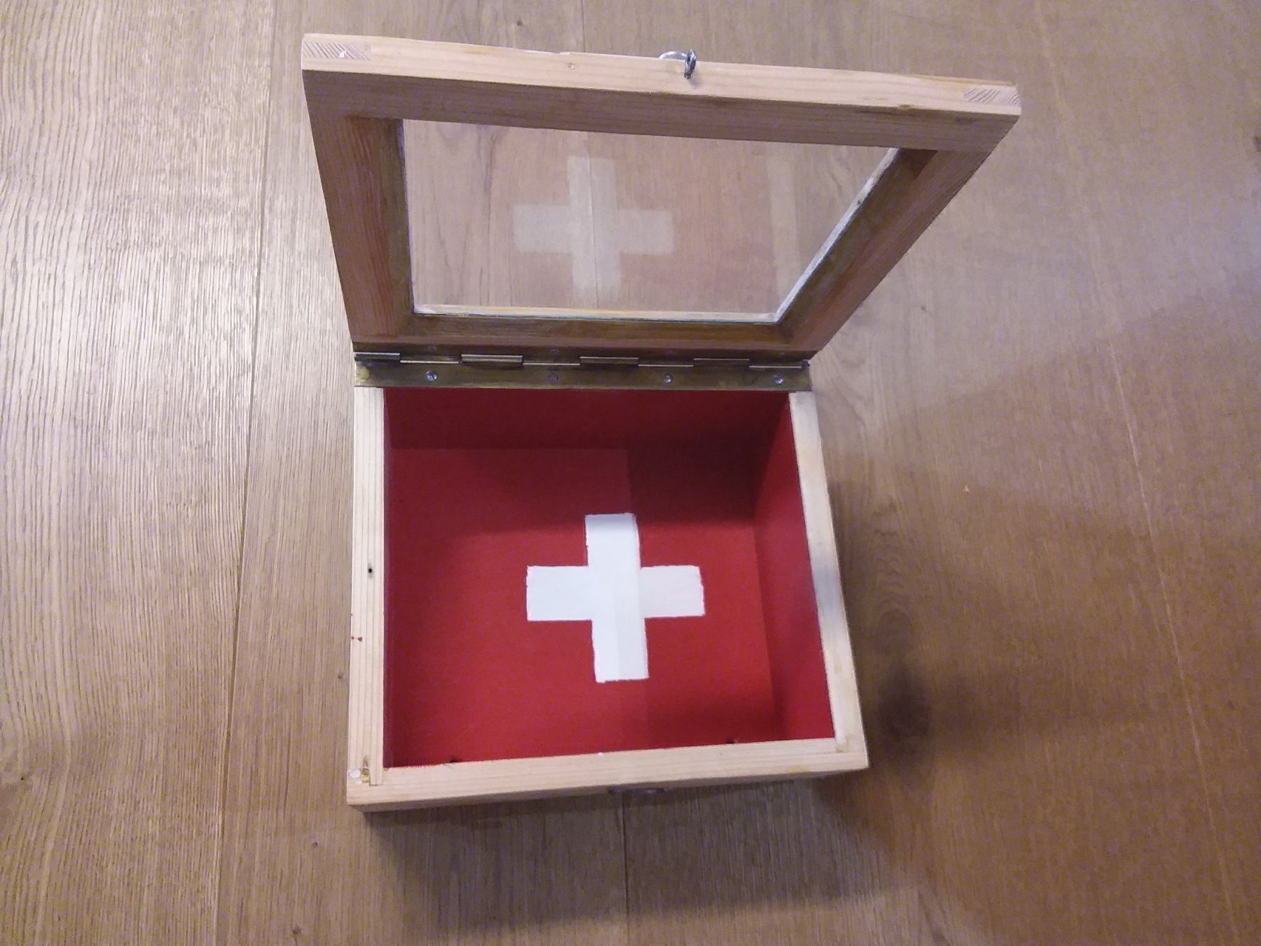 Articoli in legno: Schweizerkreuz – Usato da Summaprada venduto da swiss4860