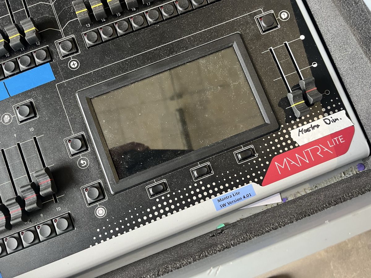 Console di mixaggio: Lichtpult Mantra LSC – Usato da Nesslau venduto da Pbon 1