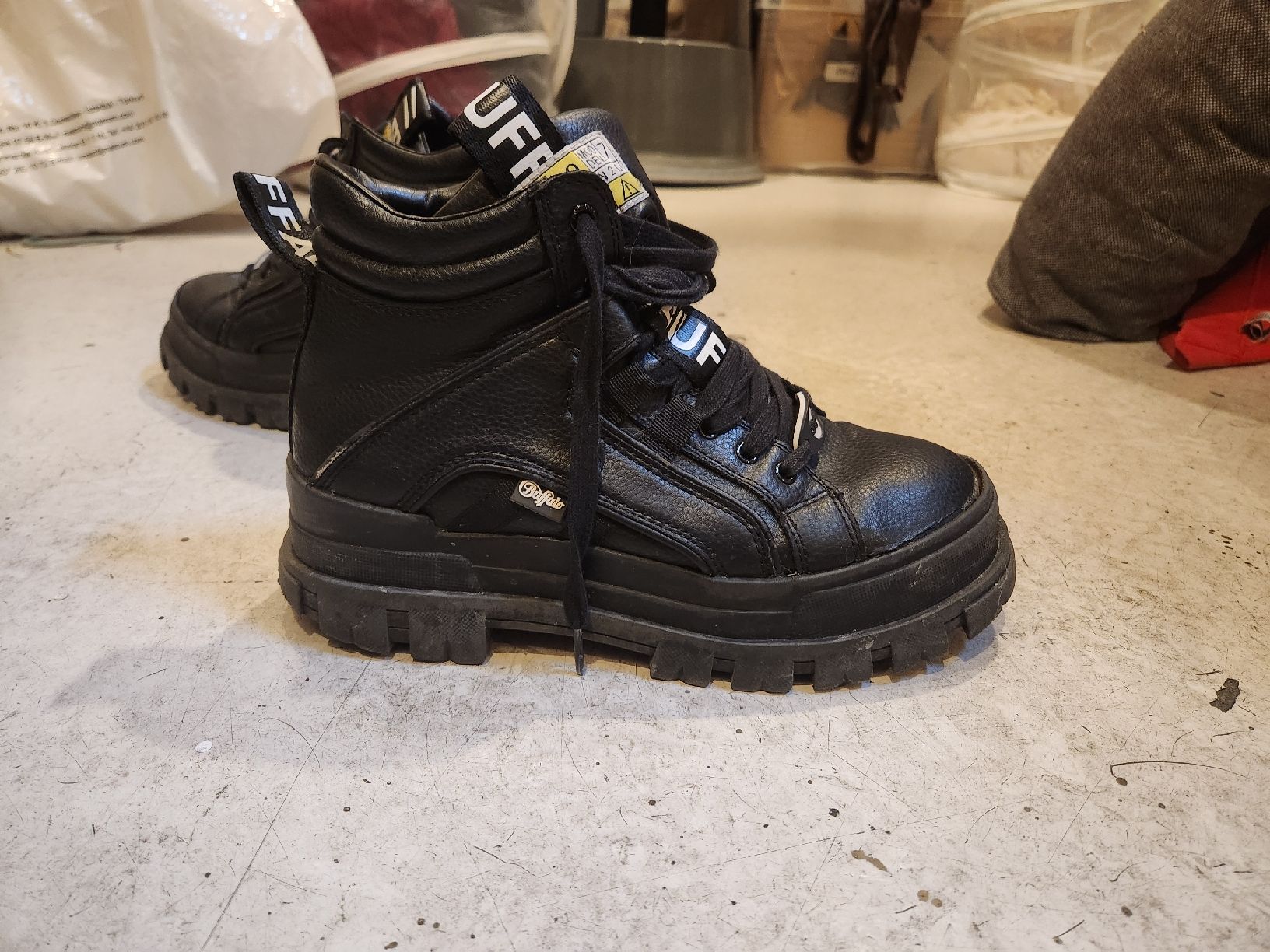 Buffalo Chaussures hommes: Buffalo – D'occasion à Donneloye par gob_nn9d 3
