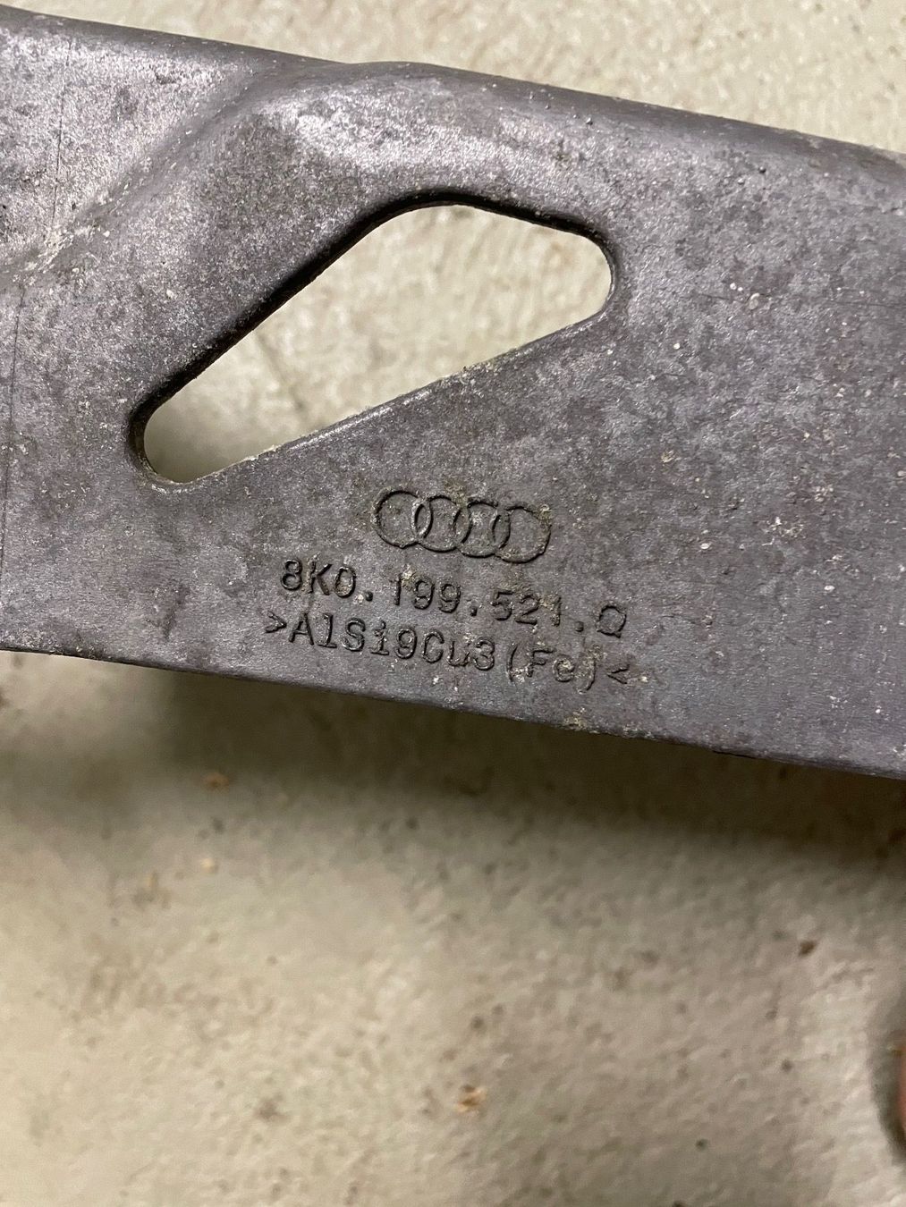 Audi Tutti pezzi di ricambio auto: Audi A6 Träger – Usato da Staffelbach venduto da Corvair1 2
