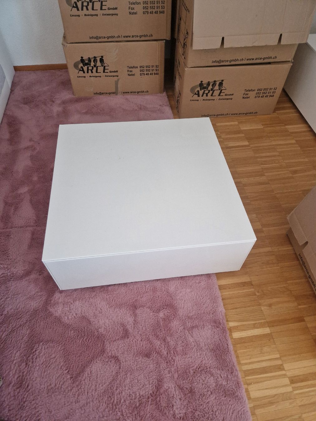 Tables: Salontisch 80x80 Gratis  – D'occasion à Steckborn par GCR01 1