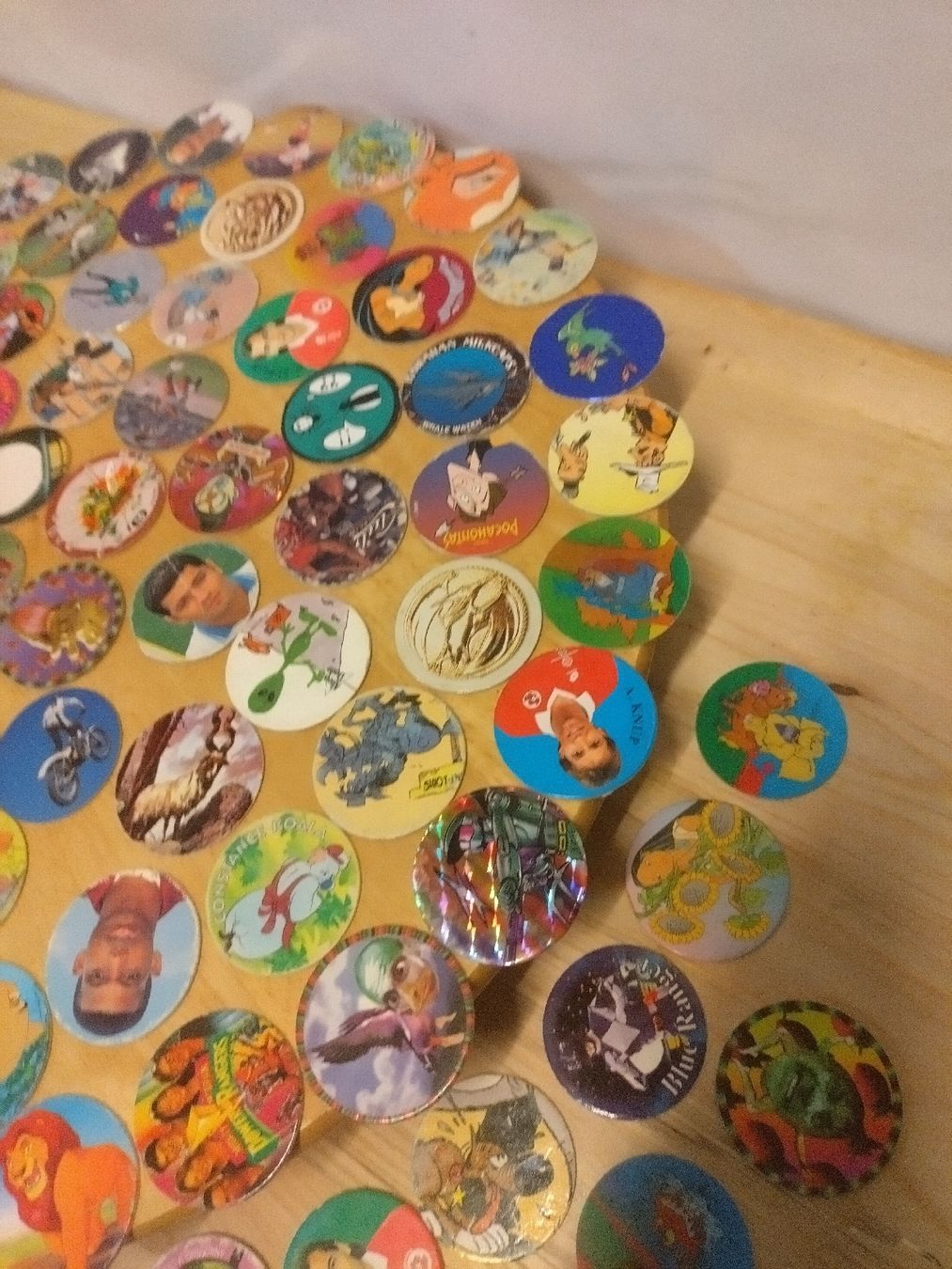 Jeux: Lot de pogs caps etc. – D'occasion à Farvagny-le-Grand par LaCaverne 7