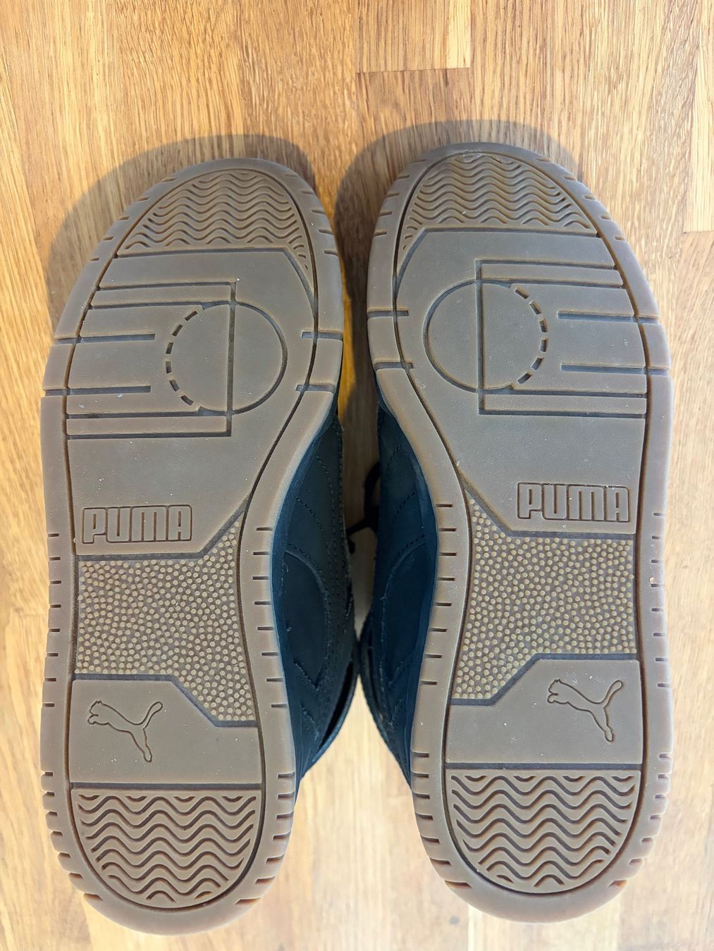 Puma Scarpe per ragazzi: Puma Basketball-, Sneaker- oder Turnhallenschuh Gr 35.5 – Usato da Herrliberg venduto da apr_r9fh 4