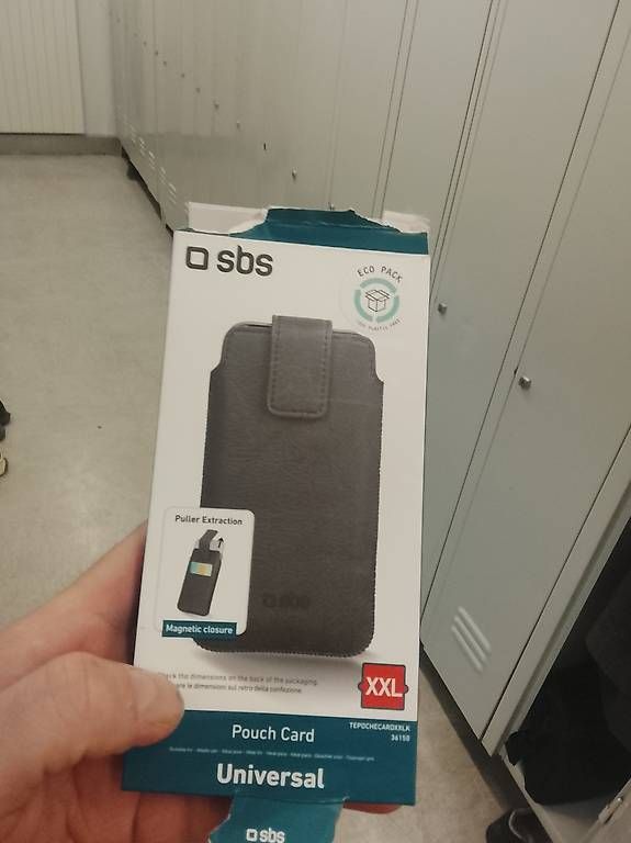 Coques & Protection écran: Ungebrauchtes SBS Universal Schutz – D'occasion à Andelfingen par Mkrone18