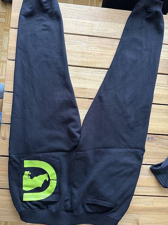 Pantaloni: Ecko Trainerhosen – Usato da Kriens venduto da Schnupf7 1