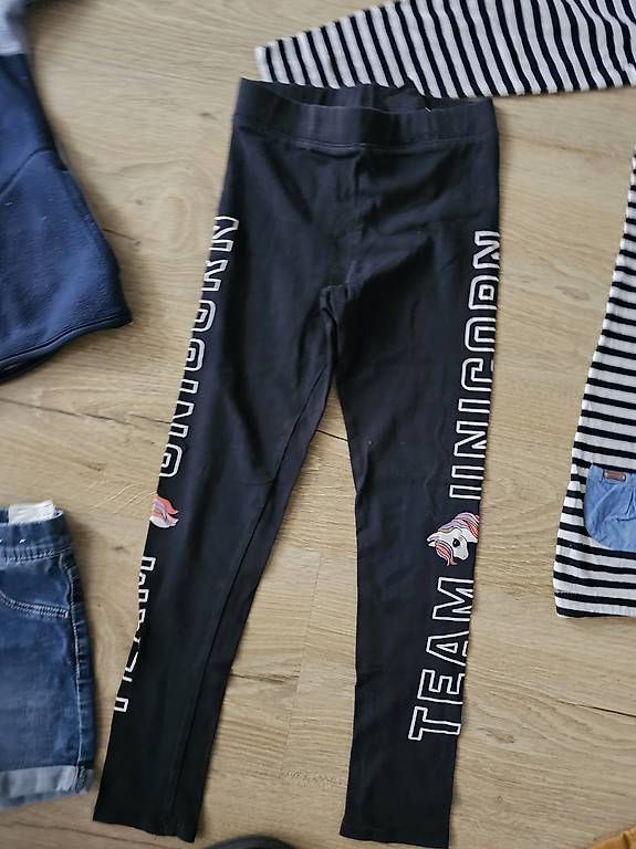 Lotti & Set di vestiti: Mädchen Kleiderpaket Grösse 122 – Usato da Grosshöchstetten venduto da Qenko 3